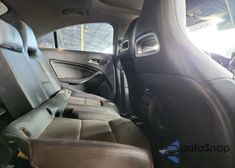 2014 Mercedes-Benz Cla 250 z USA, uszkodzony, nr VIN WDDSJ4EB6EN109246